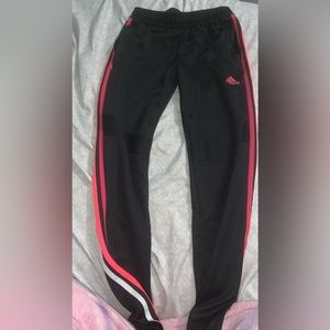 Hey my name is siomara im selling these Adidas pants a size xs 4x worn